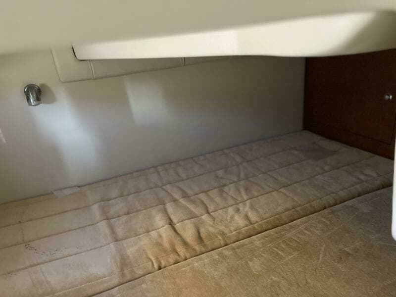 2011 Regal 2565 Express Cruiser