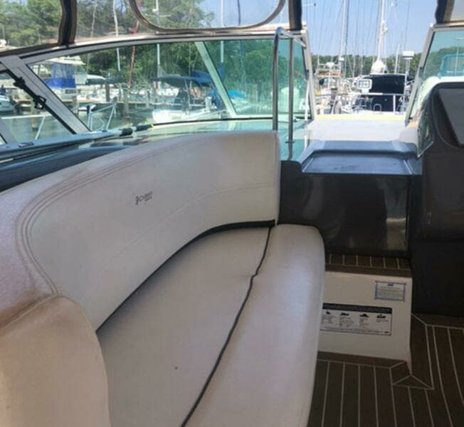 2007 Cruisers Yachts 370 Express