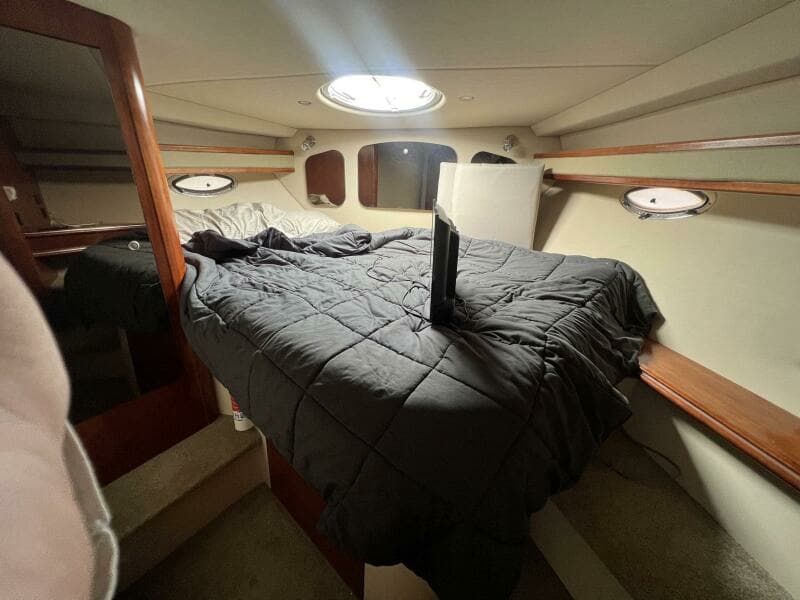 2007 Cruisers Yachts 370 Express