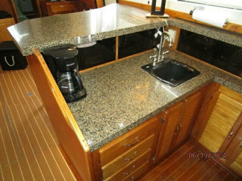 40' Mainship galley3