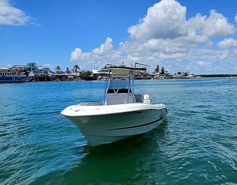 2003 Hydra-Sports 2400 Center Console