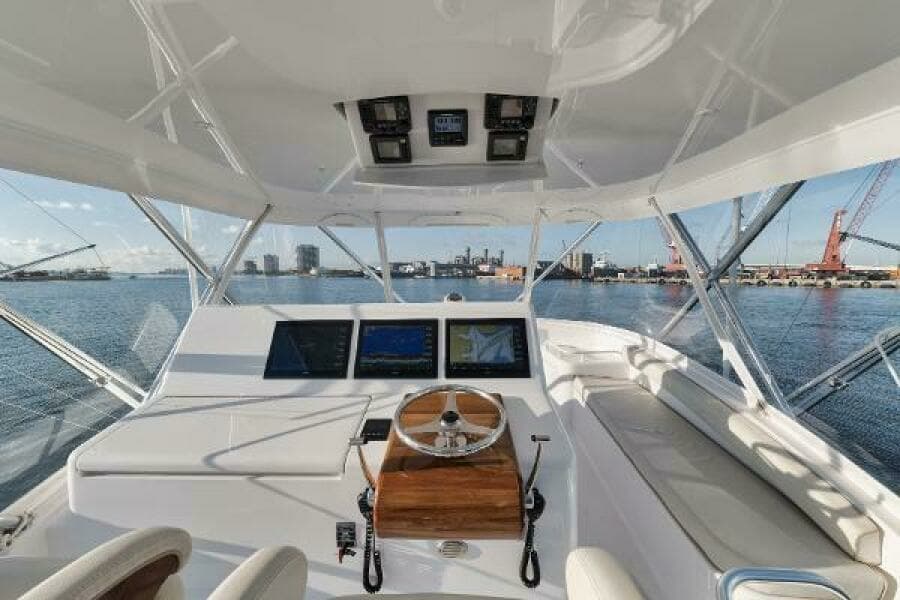 54' Hatteras GT54 - Flybridge