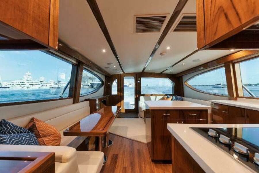 54' Hatteras GT54 - Salon 