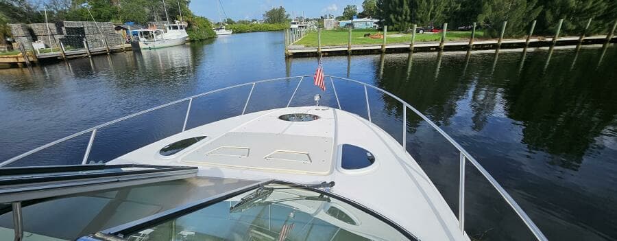 2018 Regal 33 XO Express Cruiser Outboard