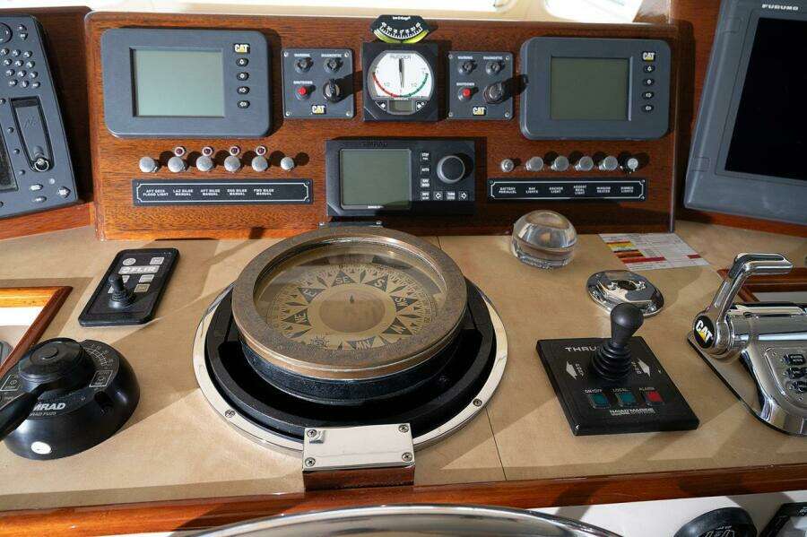 1969 Derecktor Hunt Motor Yacht