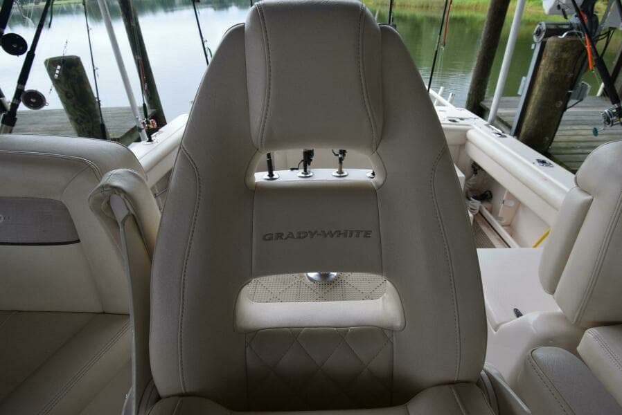 2016 Grady-White Express 330