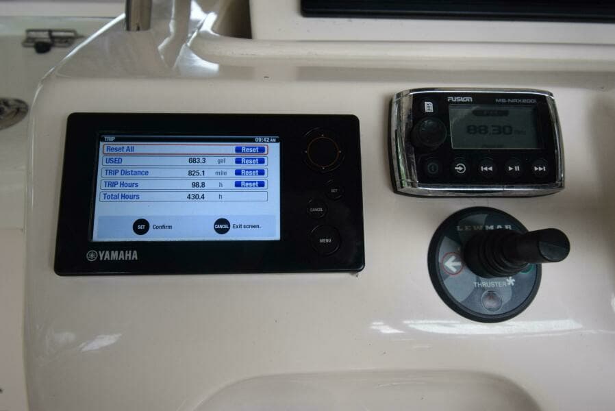 2016 Grady-White Express 330