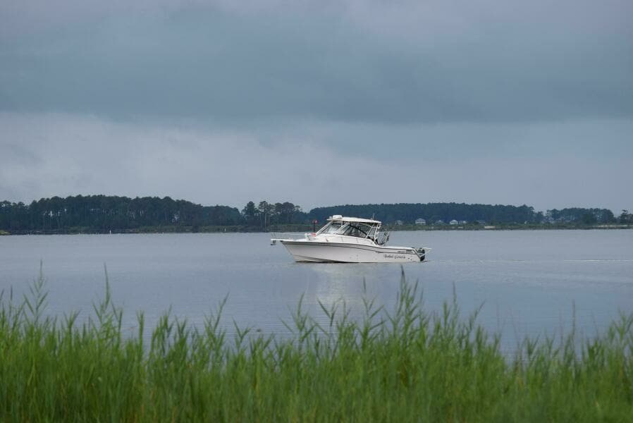 2016 Grady-White Express 330