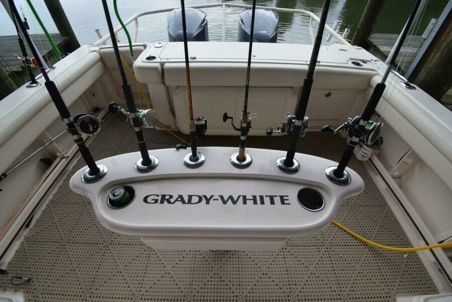 2016 Grady-White Express 330