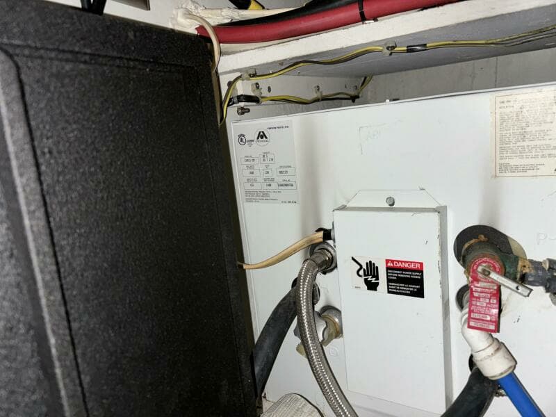 2000 Bayliner 3788 Command Bridge