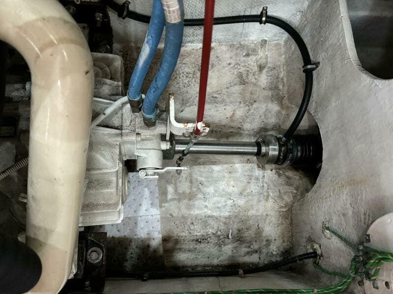 2000 Bayliner 3788 Command Bridge