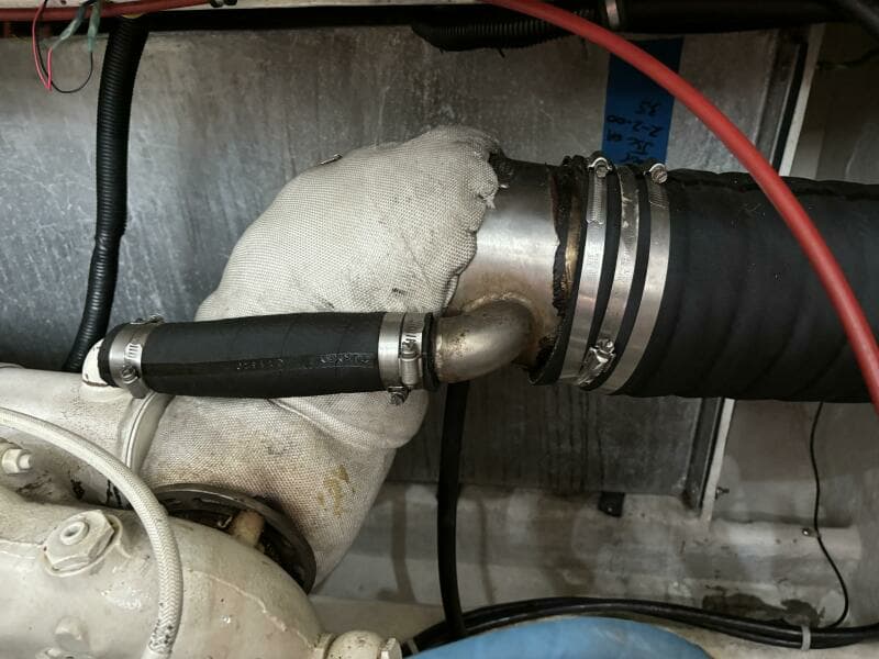 2000 Bayliner 3788 Command Bridge