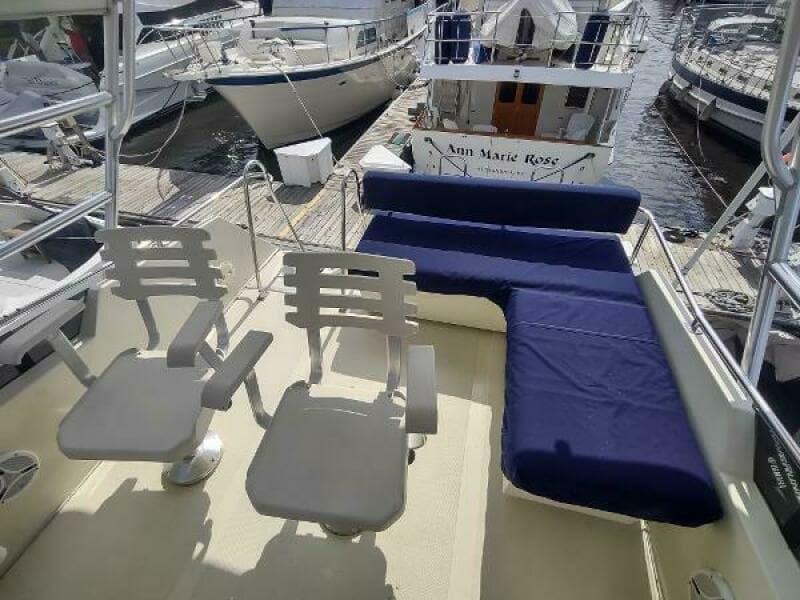 1988 Tollycraft 34 Sport Sedan