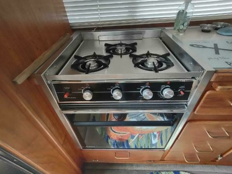 1988 Tollycraft 34 Sport Sedan