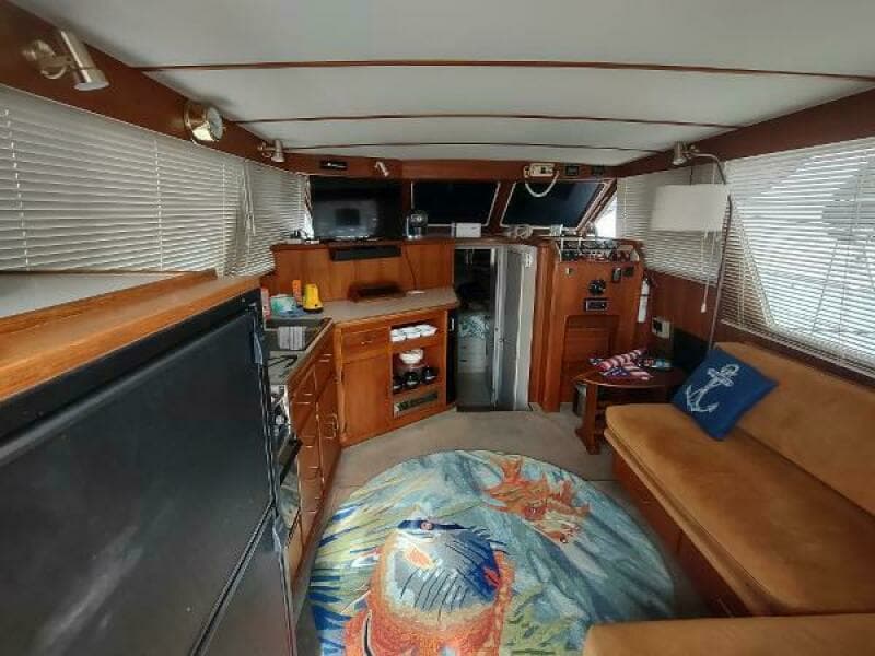 1988 Tollycraft 34 Sport Sedan