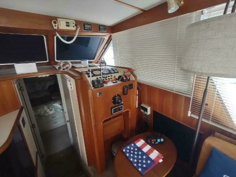 1988 Tollycraft 34 Sport Sedan