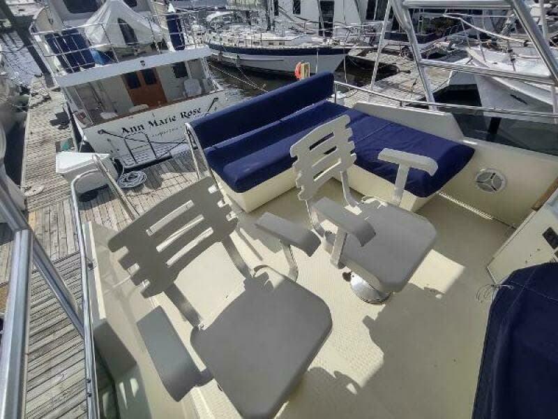 1988 Tollycraft 34 Sport Sedan