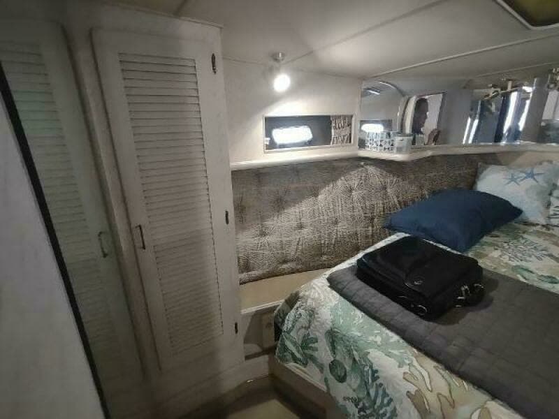 1988 Tollycraft 34 Sport Sedan