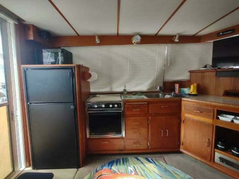 1988 Tollycraft 34 Sport Sedan