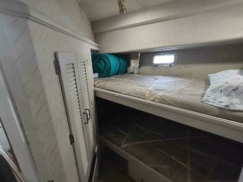 1988 Tollycraft 34 Sport Sedan