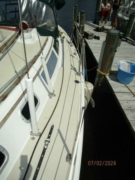 34' Catalina port side deck1