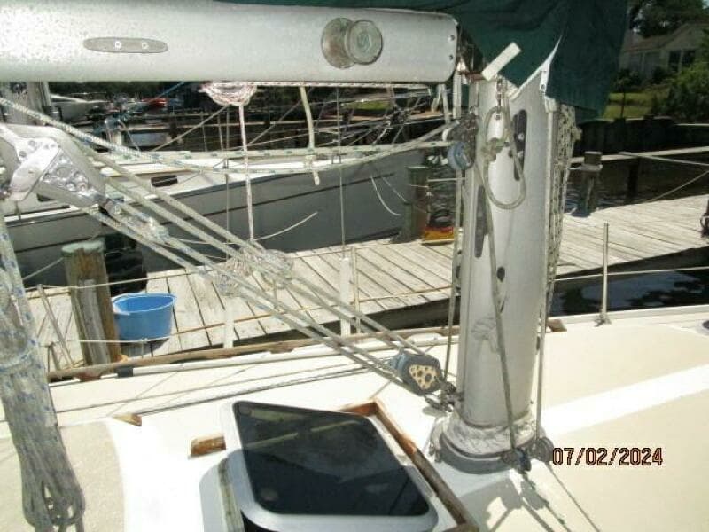 34' Catalina mast base