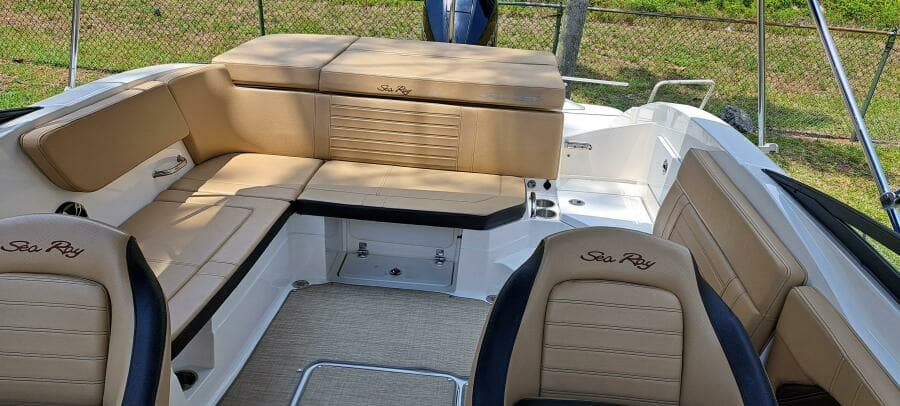 2019 Sea Ray SPX 230 OB