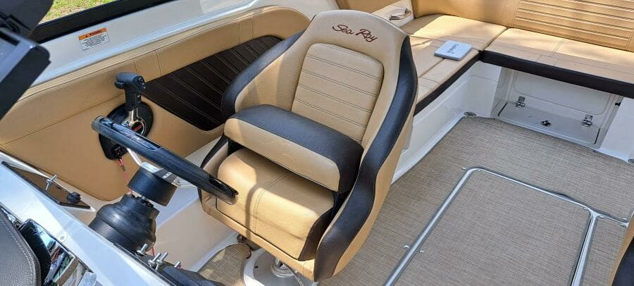 2019 Sea Ray SPX 230 OB