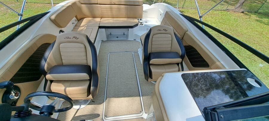 2019 Sea Ray SPX 230 OB