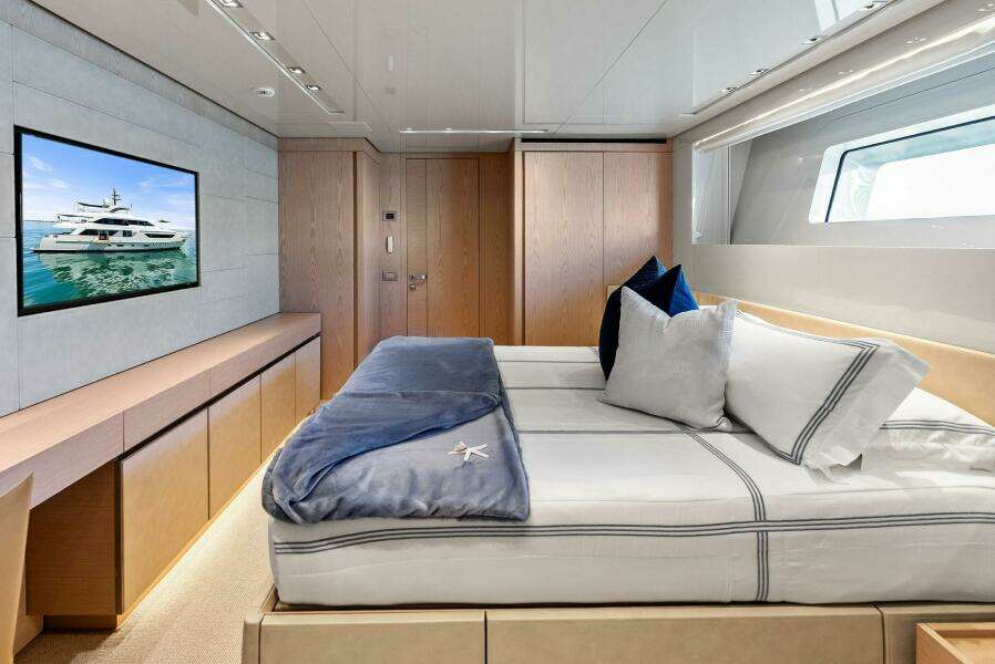 Aft Starboard Guest Stateroom