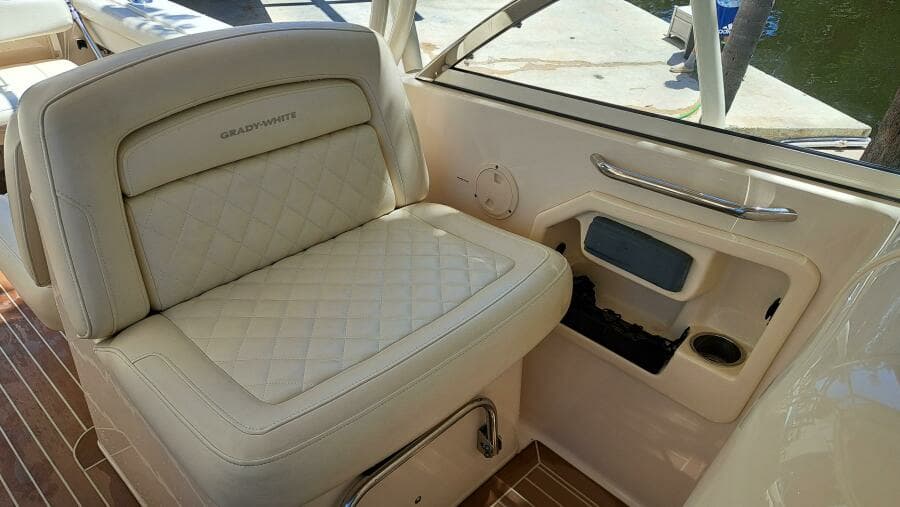2018 Grady-White Freedom 285