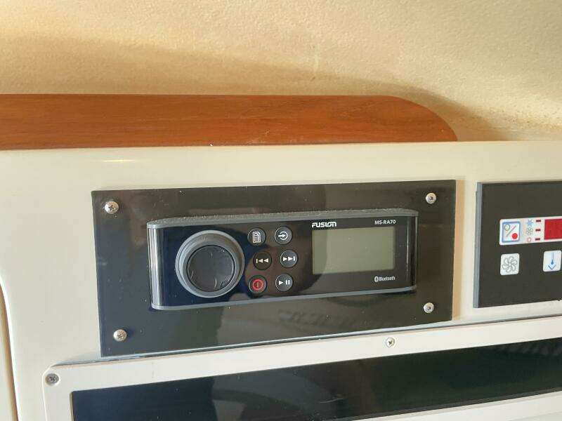 2005 Grady-White 330 Express