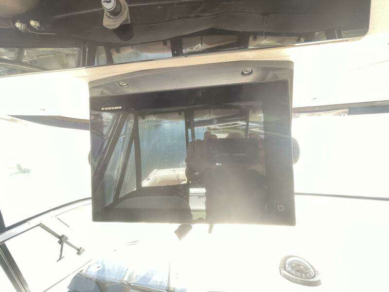 2005 Grady-White 330 Express