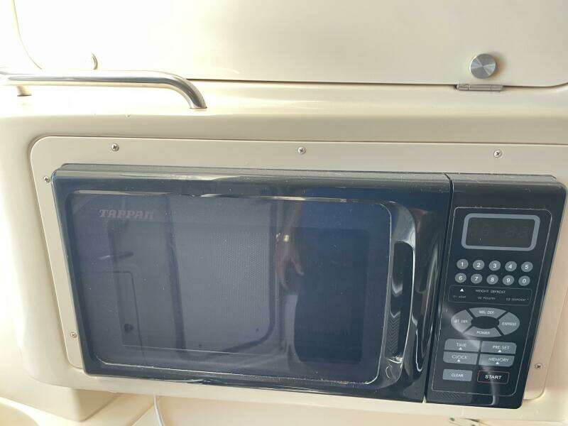 2005 Grady-White 330 Express