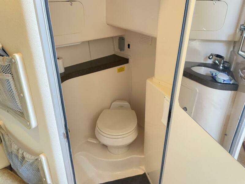 2005 Grady-White 330 Express