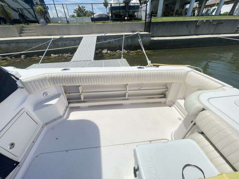 2005 Grady-White 330 Express