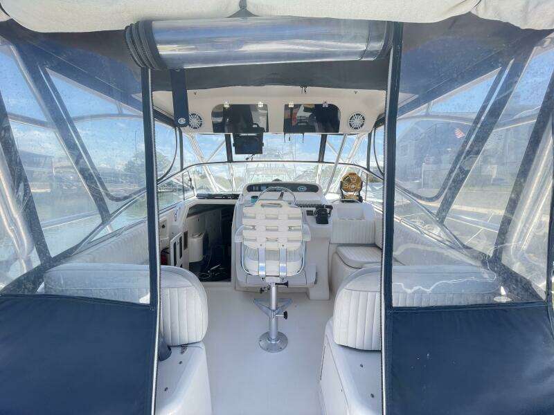 2005 Grady-White 330 Express