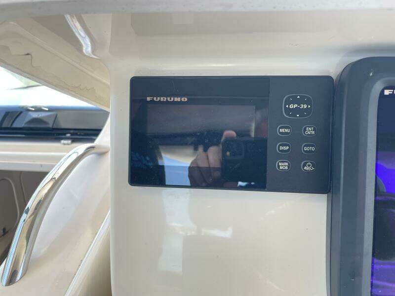 2005 Grady-White 330 Express