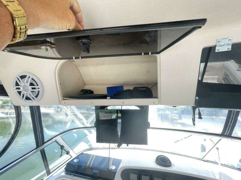 2005 Grady-White 330 Express