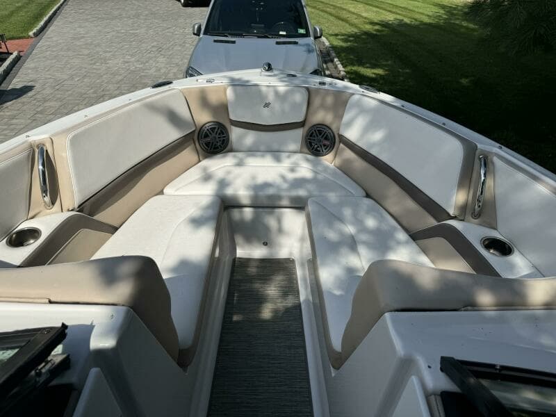 2019 Four Winns H230