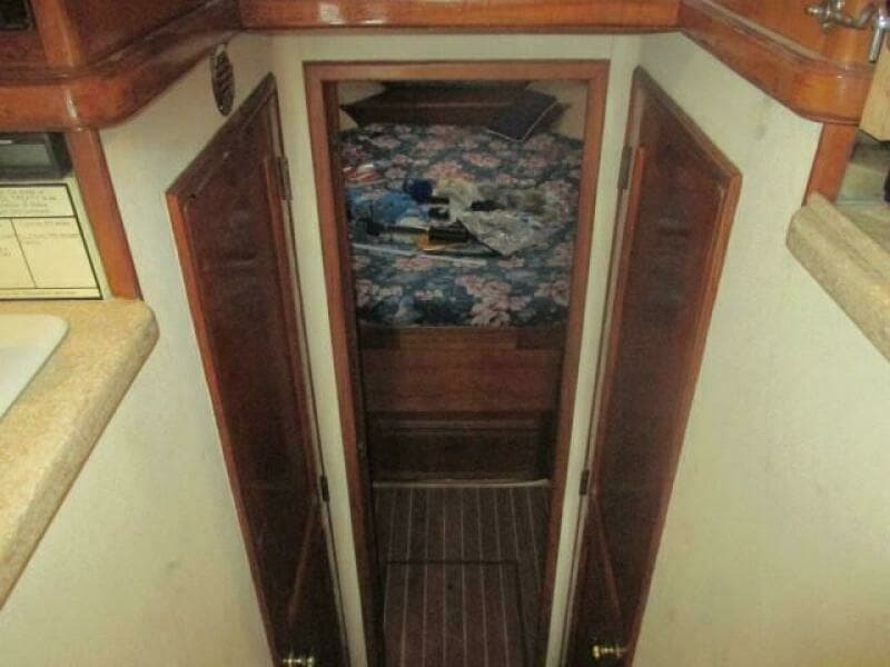 1997 Egg Harbor Golden Egg 35