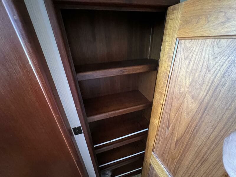 1990 Viking 48 Convertible