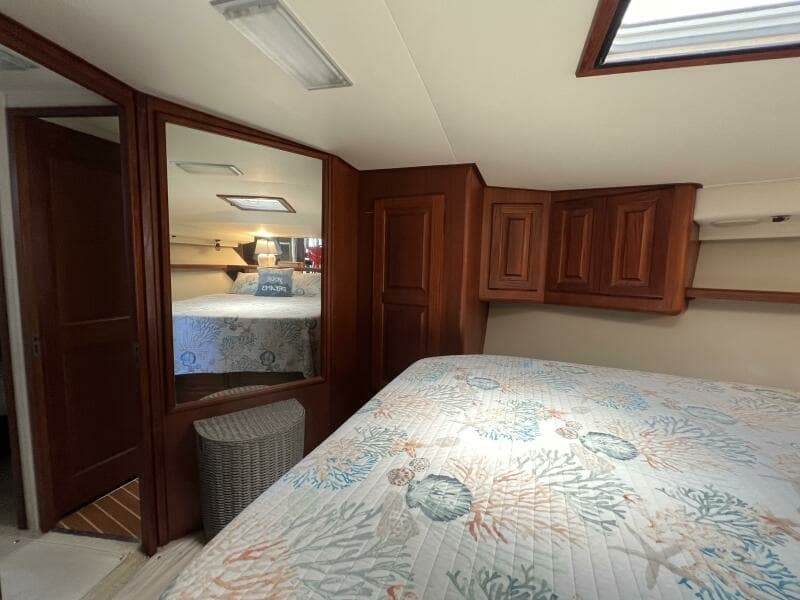 1990 Viking 48 Convertible