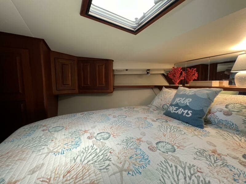 1990 Viking 48 Convertible