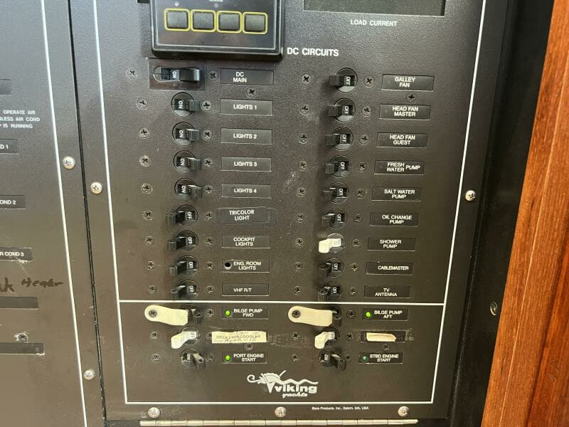 1990 Viking 48 Convertible