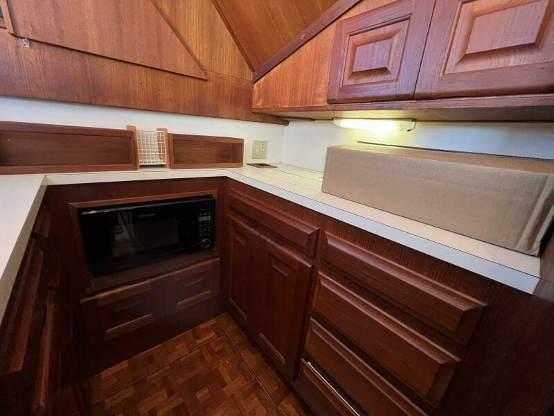 1990 Viking 48 Convertible