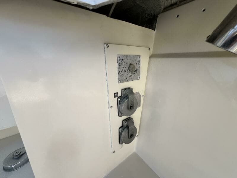 1990 Viking 48 Convertible