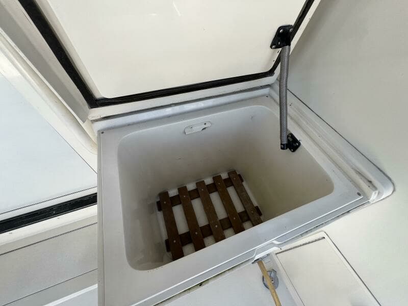 1990 Viking 48 Convertible