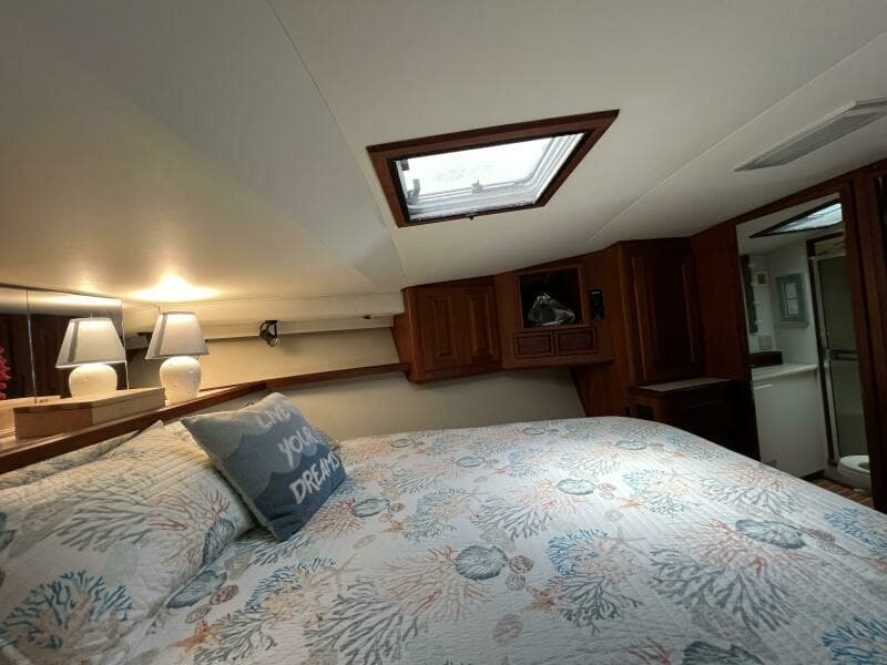 1990 Viking 48 Convertible