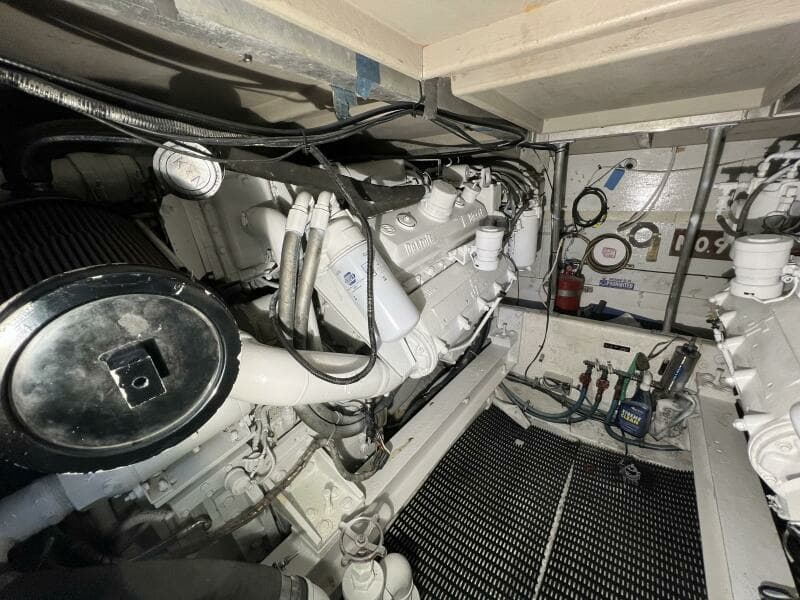 1990 Viking 48 Convertible